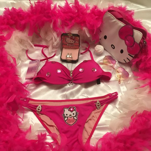 ADORABLE hot pink bikini and jewlery set with hello kitty and crystal details! - Picture 1 of 13